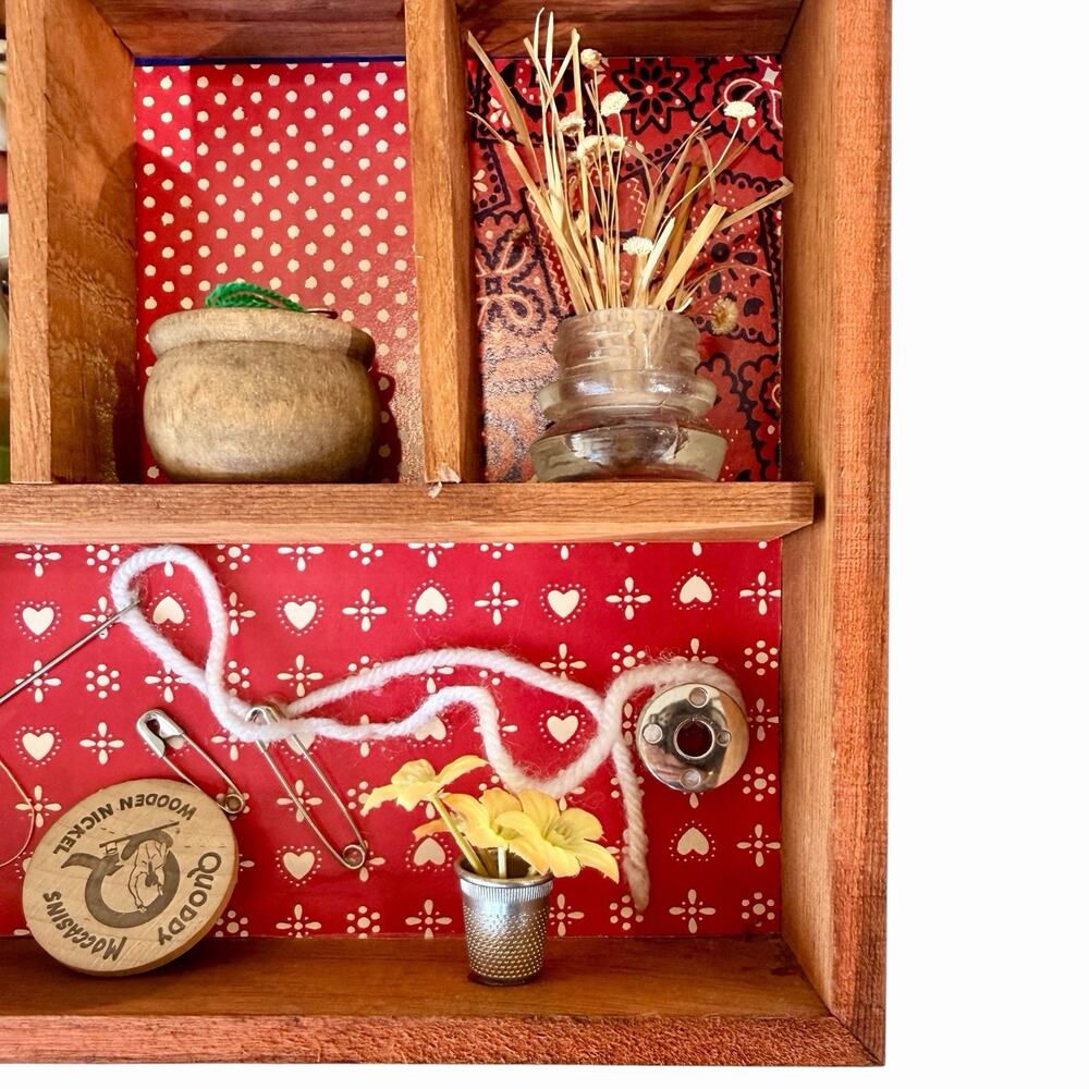 Vintage Wood Glass Wall Shadow Box Diorama Trinket Shelf 1970S Hummel Sewing - Picture 10 of 16